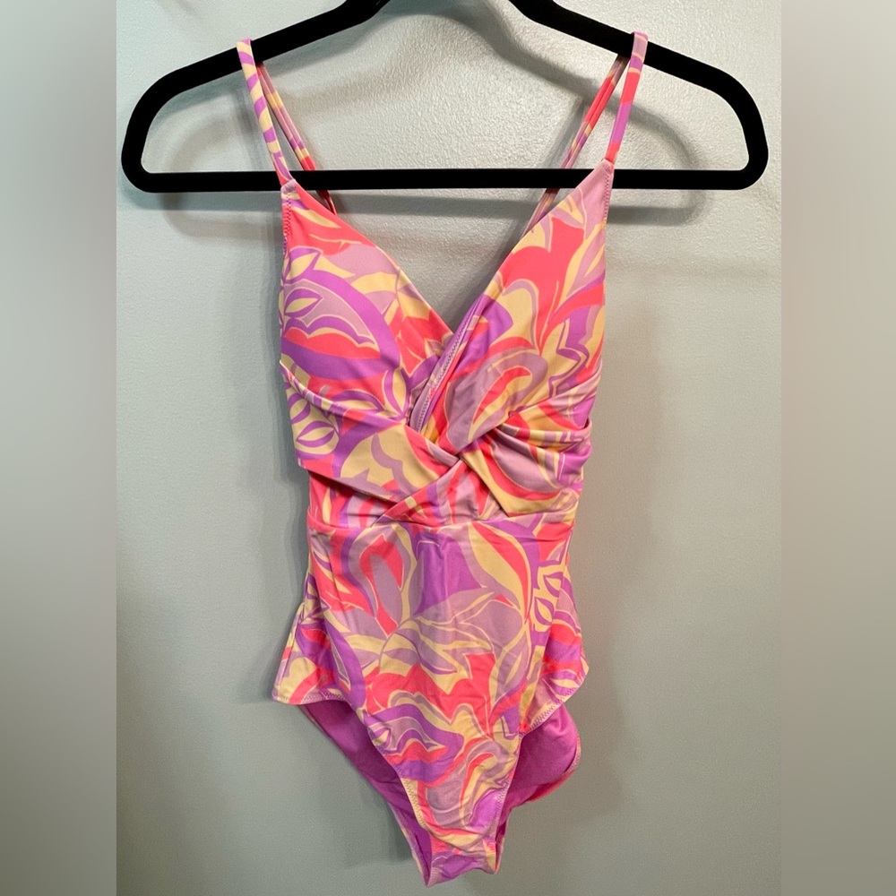 1 piece full coverage Aerie swimsuit